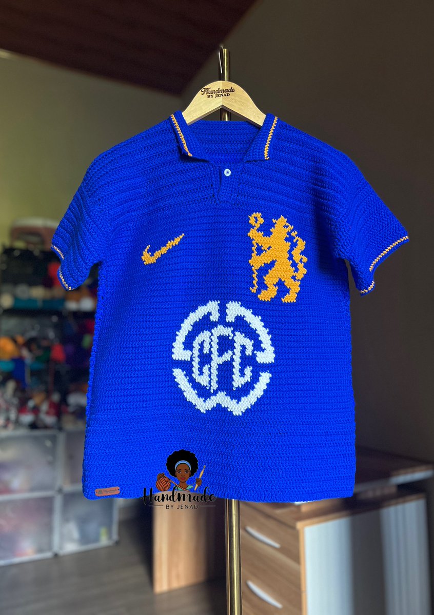 jenny_frimp's tweet photo. Created my own concept and brought it to life with a hook and yarns. Front Logo inspired by the FIFA Club World Cup Ring, the Club’s Initials at the heart of it to honor their status as the world champions. 🧶🔵 https://t.co/o0vc48Q9Gt