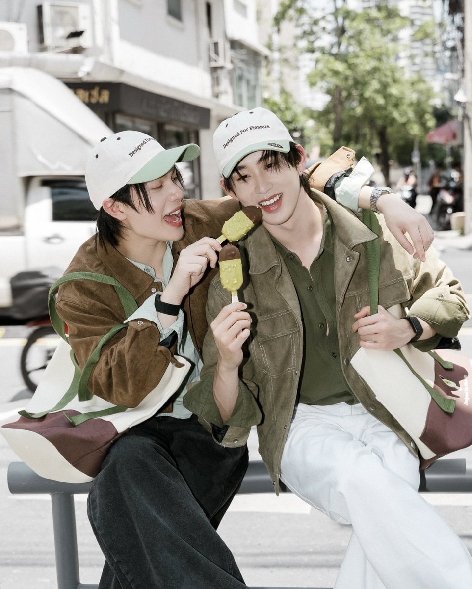 perolikescats's tweet photo. 😋💚🤎

#WilliamEst #williamjkp https://t.co/tND2xAOtl7