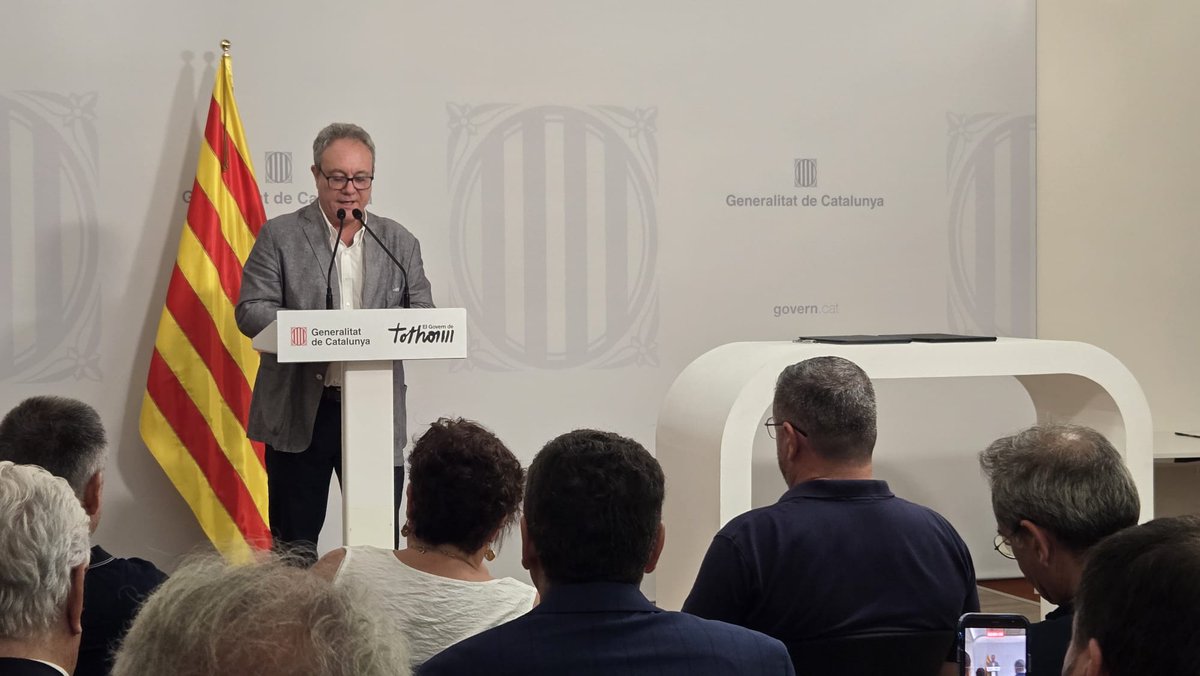 FECC_educacio's tweet photo. ✅ Signat l'acord per a la millora de les condicions laborals del personal docent dels centres educatius d'iniciativa social.
📚 Reducció progressiva de les hores lectives.
👩‍🏫 2 hores menys per al professorat de 58 anys o més.
🔄 Cobertura de les substitucions a partir del 7è dia.
💼 Millora de càrrecs de responsabilitat.

ℹ️ Enllaç a la nota de premsa: https://t.co/GhWnX1c3Sf
#Educació #EscolaConcertada #Professorat #FECC