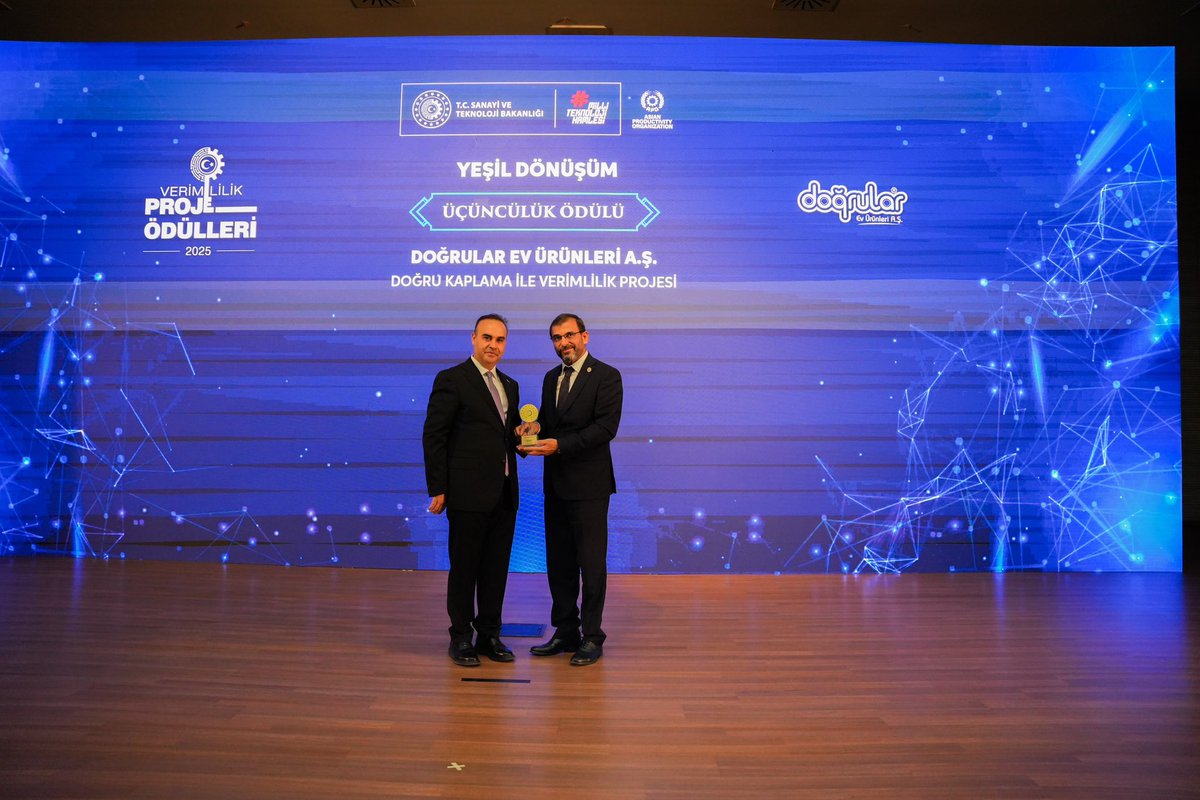 perillaev's tweet photo. Perilla Doğrular olarak, Sanayi ve Teknoloji Bakanlığı tarafından düzenlenen 11. Verimlilik Proje Ödülleri kapsamında Yeşil Dönüşüm kategorisinde Türkiye 3.’sü olmanın gururunu yaşıyoruz. https://t.co/dQPkJEsUTW