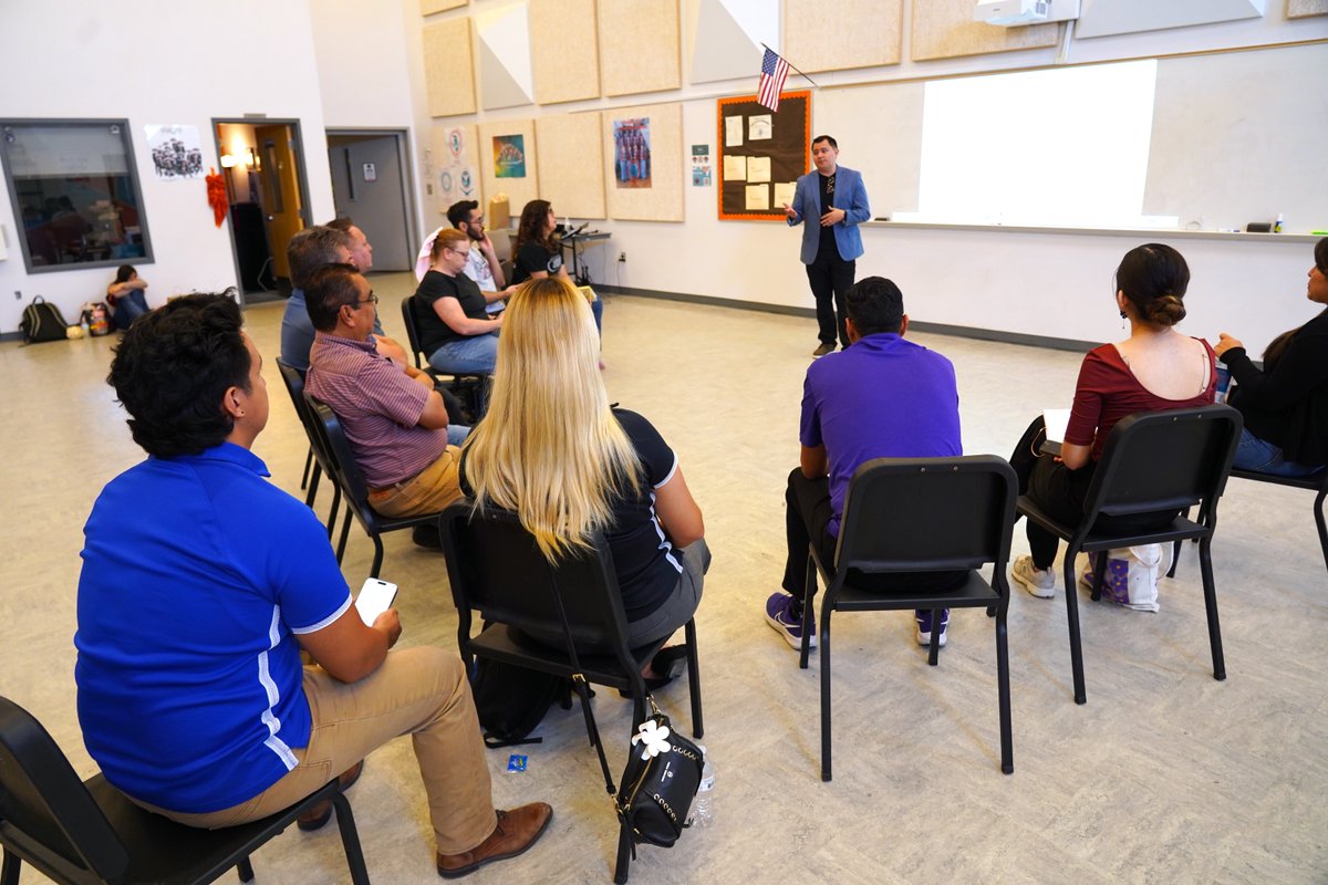 SISD_FineArts's tweet photo. Thank you to our music presenters, Dr. Christopher Ramaekers, Antonio Delgadillo, &amp; Randy McGuire for working with our SISD music teachers! What they learned from you will be carried over to our young musicians!

#TeamSISD #SISDFineArts https://t.co/ubBaW68iEr