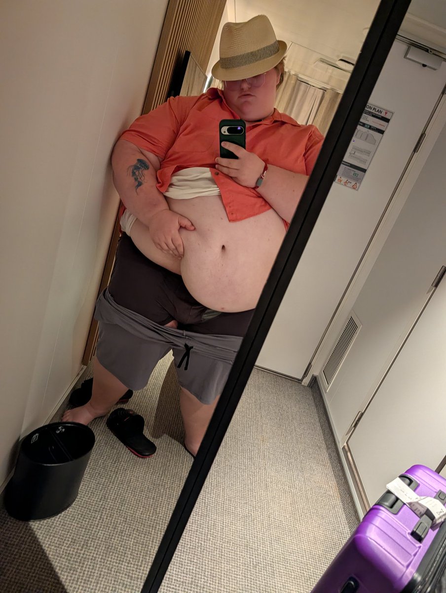 powerchubb06's tweet photo. Happy #tummytuesday everyone <333 https://t.co/gd3RZdRxd6