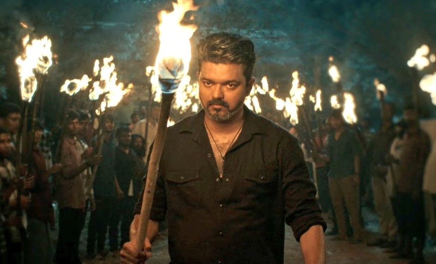iammoviebuff007's tweet photo. #JanaNayagan - Crossed 250cr Mark Worldwide and 100cr Mark in TN..🔥 9th consecutive 100cr film of #ThalapathyVijay in TN..⭐ He has set the Bar really high before stepping down from acting..🤝💥 https://t.co/Gcf6g5ZfOo