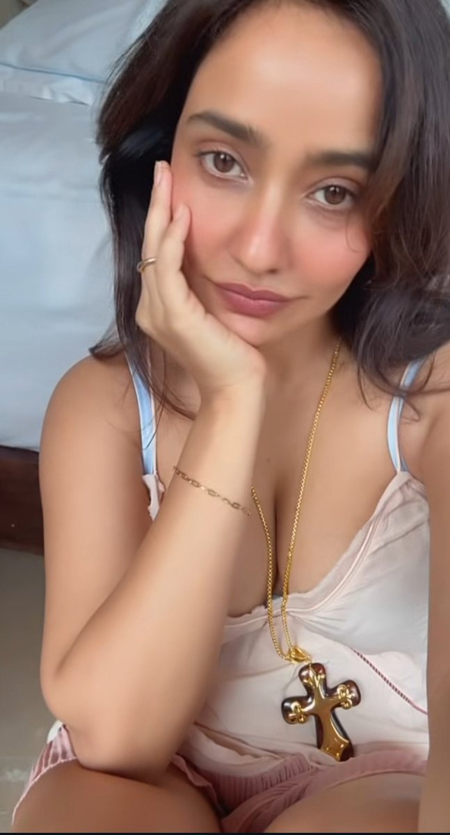 Paradise2k00's tweet photo. Neha Sharma 🤤😘 https://t.co/HLGTxbTETu