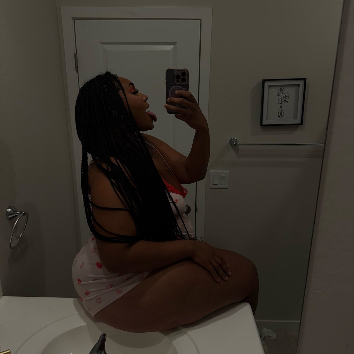 Freakykiki28's tweet photo. Good morning 🤪

https://t.co/zAWigkk88C

 #plussize #onlyfans #GOODMORNİNG https://t.co/VkrZsNo0xa