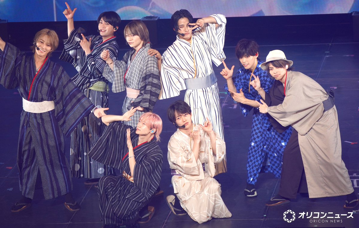 oricon's tweet photo. B&amp;ZAI、あの舞台＆番組をオマージュ…
伝統のステージを再現🏖️
「僕たちは事務所がすごく好きです」
⠀
✍🏻ネタバレありレポート＆全員ソロカット掲載
『B&amp;ZAI LIVE2026 Summer Beat』
https://t.co/ov13gJRCnc
⠀
#BandZAI https://t.co/t0ID5tn9bA