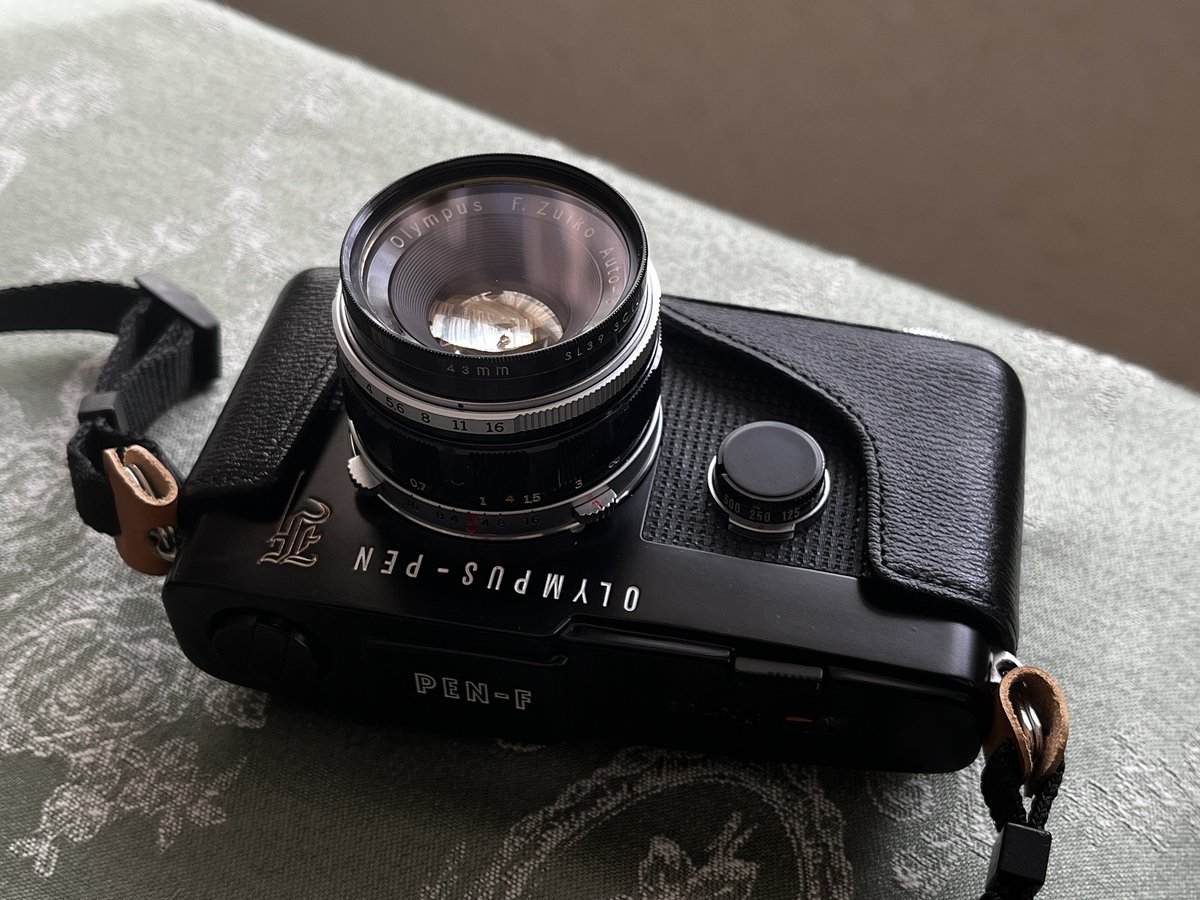 CAMERA : OLYMPUS PEN F LENS : OLYMPUS F.Zuiko AUTO-S 38mm F1.8