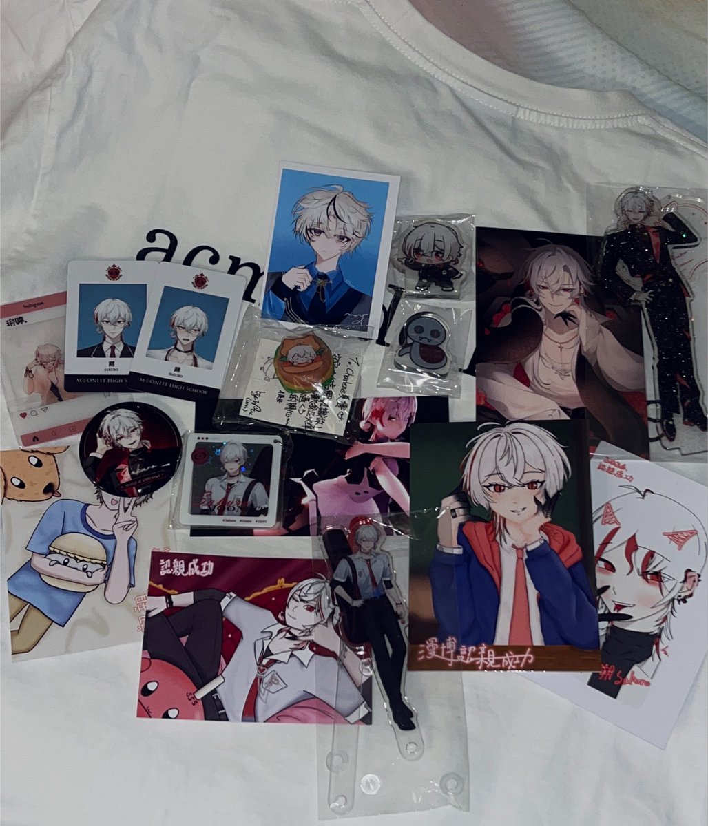 charleneee2001's tweet photo. 漫博真的很開心！也感謝所有認親的人
下次不會再手忙腳亂 好好的把認親禮發出去><

#朔我在漫博 https://t.co/HBSJ4h7Ba5