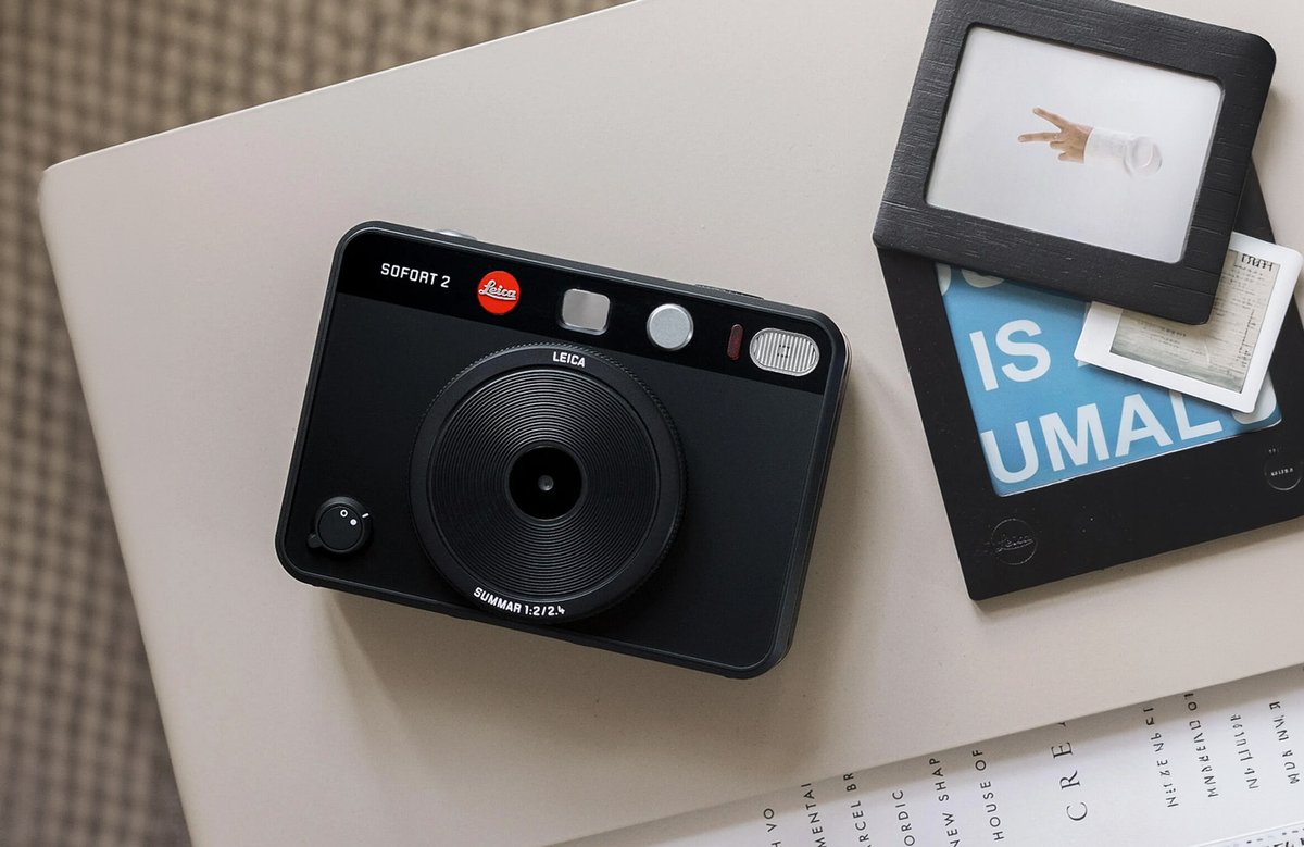 JoesDaily's tweet photo. Leica Sofort 2: $398. Fujifilm Instax Mini Evo, same platform: $199. That's a two hundred dollar red dot and I'm not sure I'd pay it. https://t.co/G1r9Bu8pIj https://t.co/EyP5CrGjXv