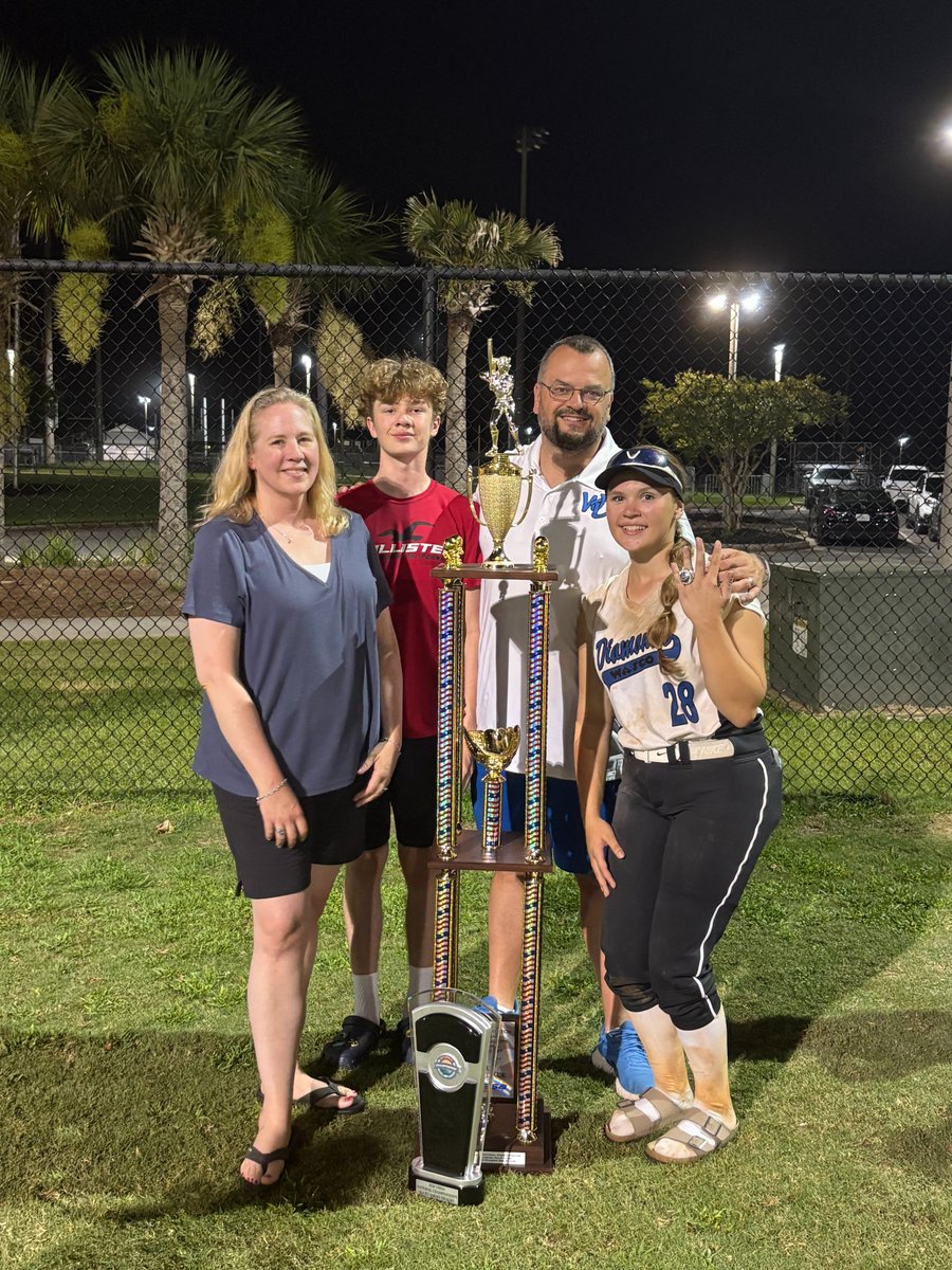 KRomanski28's tweet photo. That's a wrap!!!  Summer season has come to a close.  I couldn't be prouder of my teammates!!!  We achieved 2nd place at Nationals in Gulf Shores.  We fought every game, came back in a lot of them, and we only had 2 pitchers due to circumstances we couldn't control.
Now is the time to thank all I have shared the field with, my coaches and especially my parents for not just supporting me, but the entire team!!!
It's also a sad time, because I have to say goodbye to some teammates, I will miss you dearly.  We shared so many laughs @aubreycburney @MakaylaCopstead @MollyQuinn2028 & Jeanne Howard.  You are awesome teammates and we shared so many laughs!!!  Good luck to all of you and I hope we run into each other soon.
@WD16uJH @WascoDiamonds @SBRRetweets @BoostSoftball @TopPreps @ExtraInningSB @CoastRecruits @IHartFastpitch @AScholarsBrand @jillienwaldron @iwlb77 @LineDsoftball @coach2morrow @ebner_sara @rsmidwest @GrenAthletics @PrepSoftball @MaxPreps @UncommittedUsa