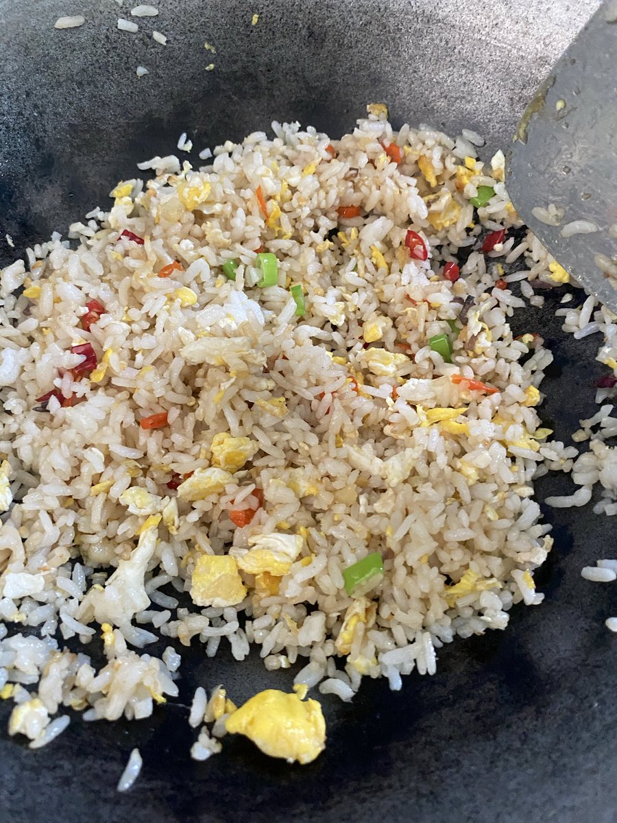 sukabutterscotc's tweet photo. Nasi goreng kampung emg g adaa obat nya https://t.co/Xj6BTkU063