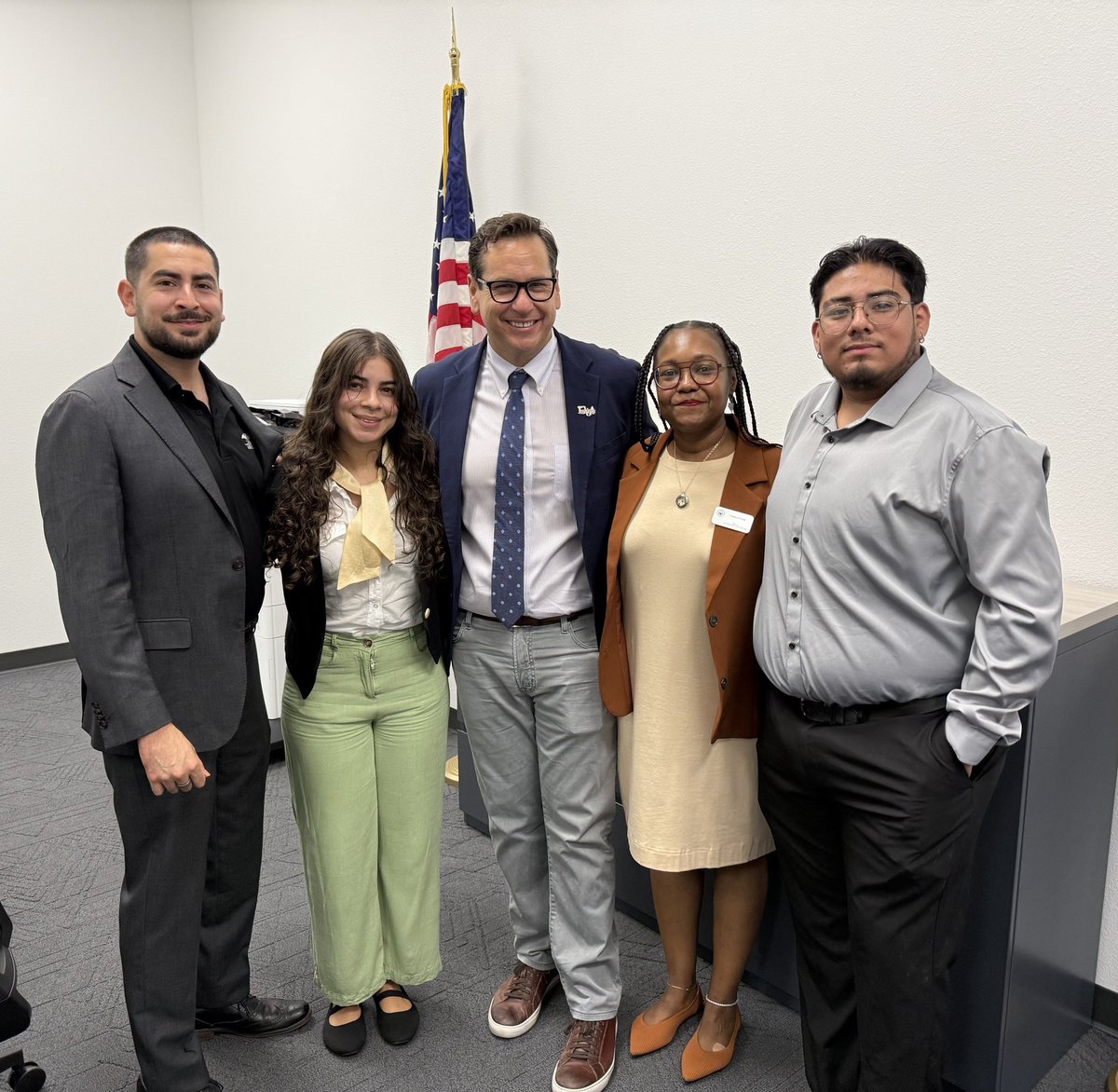 repdinatitus's tweet photo. #TeamTitus attended the Nevada Secretary of State’s Business Licensing Office Grand Opening and Ribbon Cutting #OnlyInDistrictOne. Congratulations! @CiscoAguilar https://t.co/DbMbDQ9Hc5