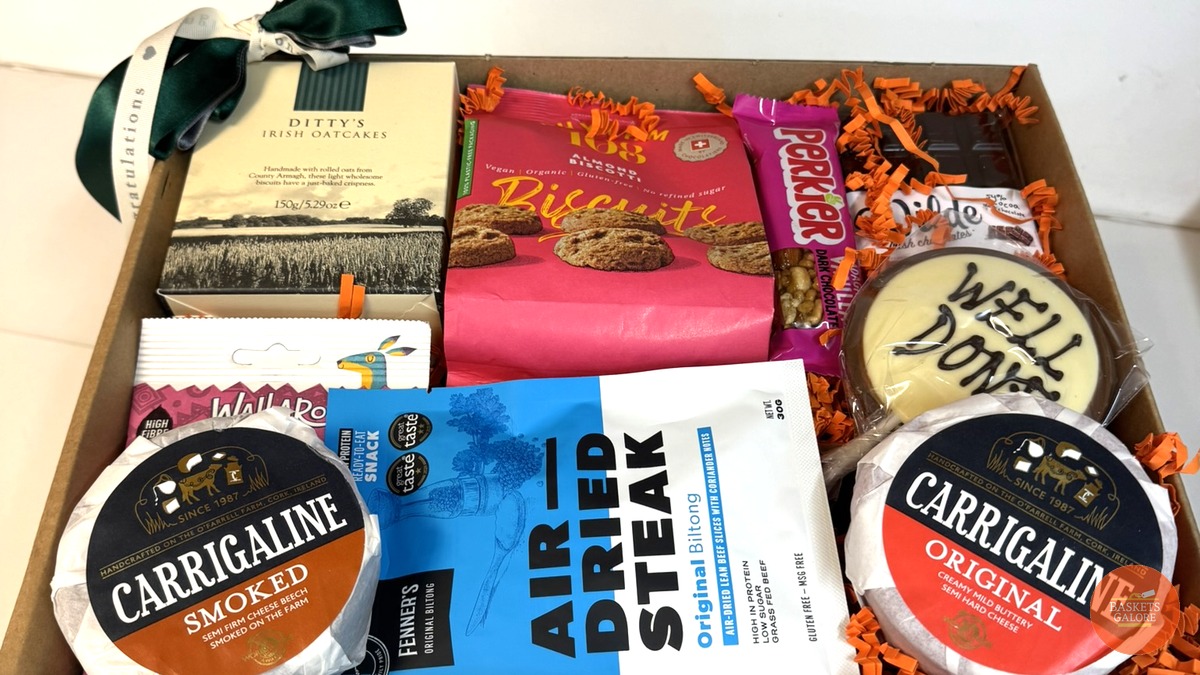 BasketsGalore's tweet photo. Today's Gift Basket Of The Day was the "Gourmet Pathway Hamper Gift" 🍷

https://t.co/PVwDpI5TMq

Follow &amp; RT to enter #prize draw to #win a Gift Basket. 

More info via our blog. 

#giftbasketoftheday #gifts #competition #giftbasketsrule #newhomegift https://t.co/vkmbfCm990