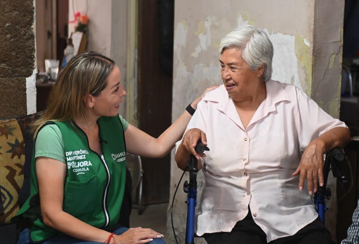 Veronica_mtz's tweet photo. Hoy nos dimos la vuelta a la colonia Fuentes del Sur para visitar a Doña Julia.

Nos dio mucho gusto hacerle entrega de un andador con asiento, porque sabemos lo importante que es contar con este tipo de apoyos cuando se necesitan.

#VeroSíCumple #Diputada https://t.co/69r6vOWsCf