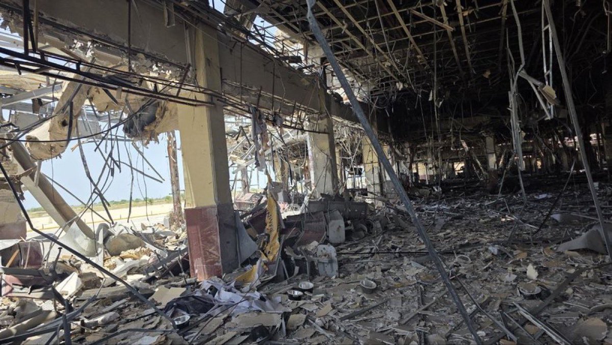 MohamadAhwaze's tweet photo. مطار بوشهر الدولي مدمر بالكامل وخارج عن الخدمة https://t.co/Iyj2eUyLjW