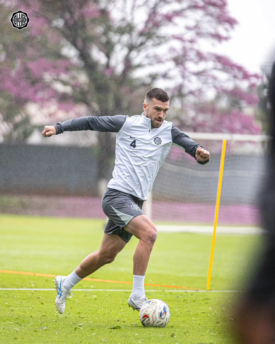 HernanRSotelo_'s tweet photo. El defensor neozelandés, Tim Payne,  cuenta con altas probabilidades de debutar este domingo frente a Rubio Ñu, en lo que sería su primera presentación oficial con la camiseta del Decano. https://t.co/OETVBVdfpr
