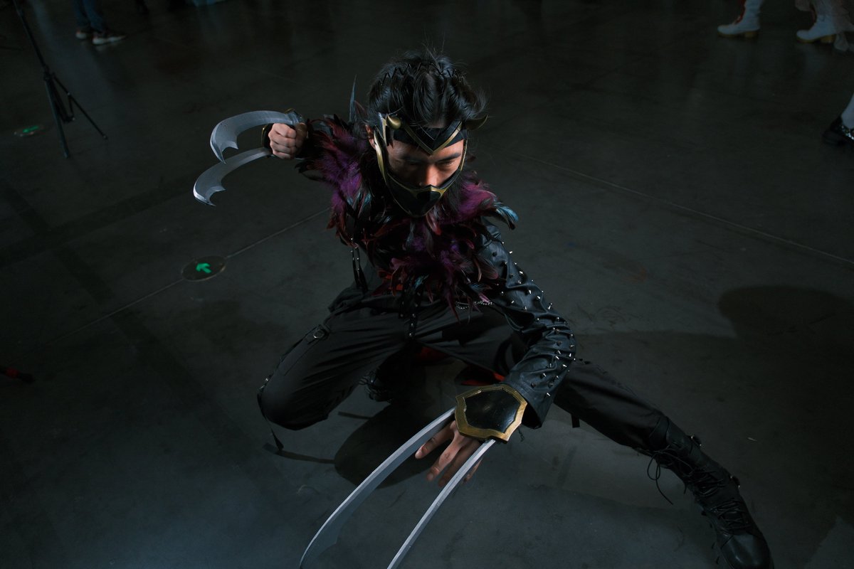 SFArenaGame's tweet photo. Cosplay by 晓梦是只变脸猫 brings the demonic prince’s charm to life! https://t.co/Mhz6pFgaa3