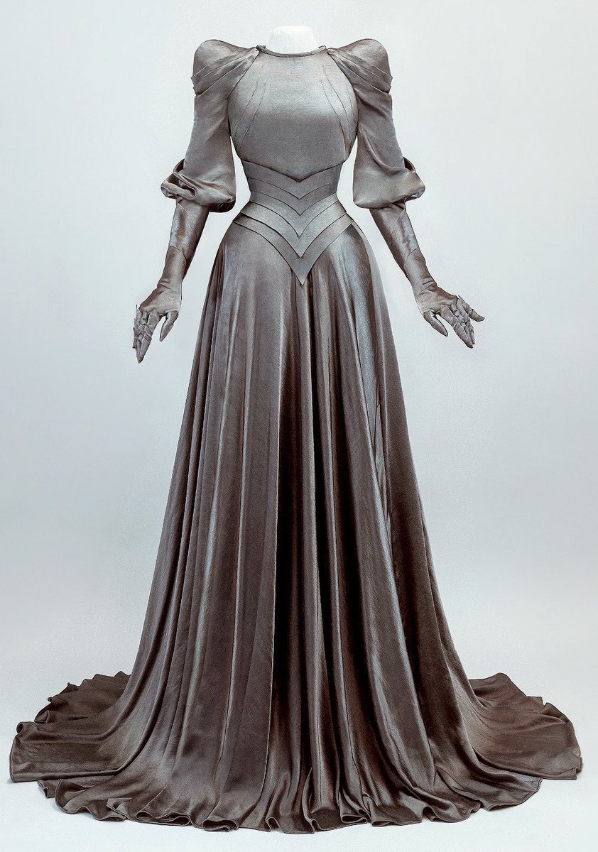 archivedlooks's tweet photo. Knight dress made by Frieda Lepold https://t.co/PNlIvfdU7i