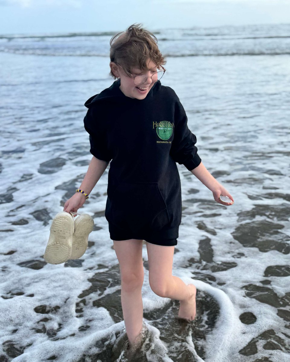 makeawishsfla's tweet photo. Aubree, 11, who is battling cancer, wished to travel to New Zealand, and her adventure was nothing short of magical!

“But it was a breathtaking trip. Aubree is so happy,” shared her mom. https://t.co/L6Rle7pilb