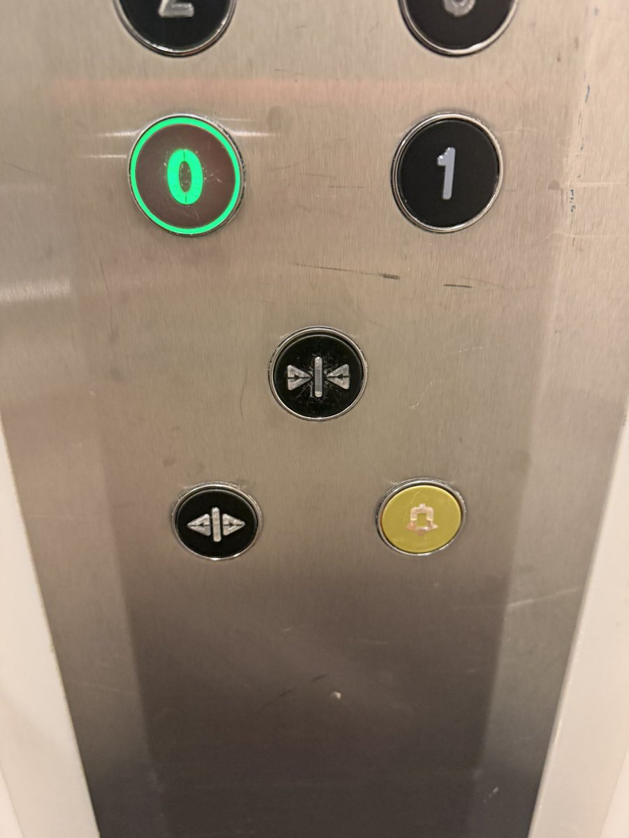 manmaru_hukuro's tweet photo. この位置にあって押した瞬間に警報のベルが成り始める最高のui（既に2敗） https://t.co/LE3PuX2ri1