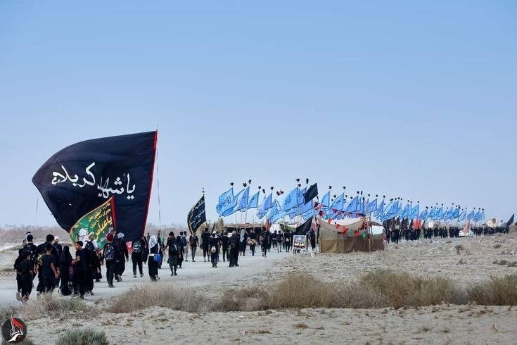 albnyn91076's tweet photo. جامعه‌پردازی حسینی یعنی همسایه‌ای که گرسنه سر بر بالین نگذارد. اربعین، مکتبِ مساوات است. #یالثارات_الحسین https://t.co/upGdU2jGOI