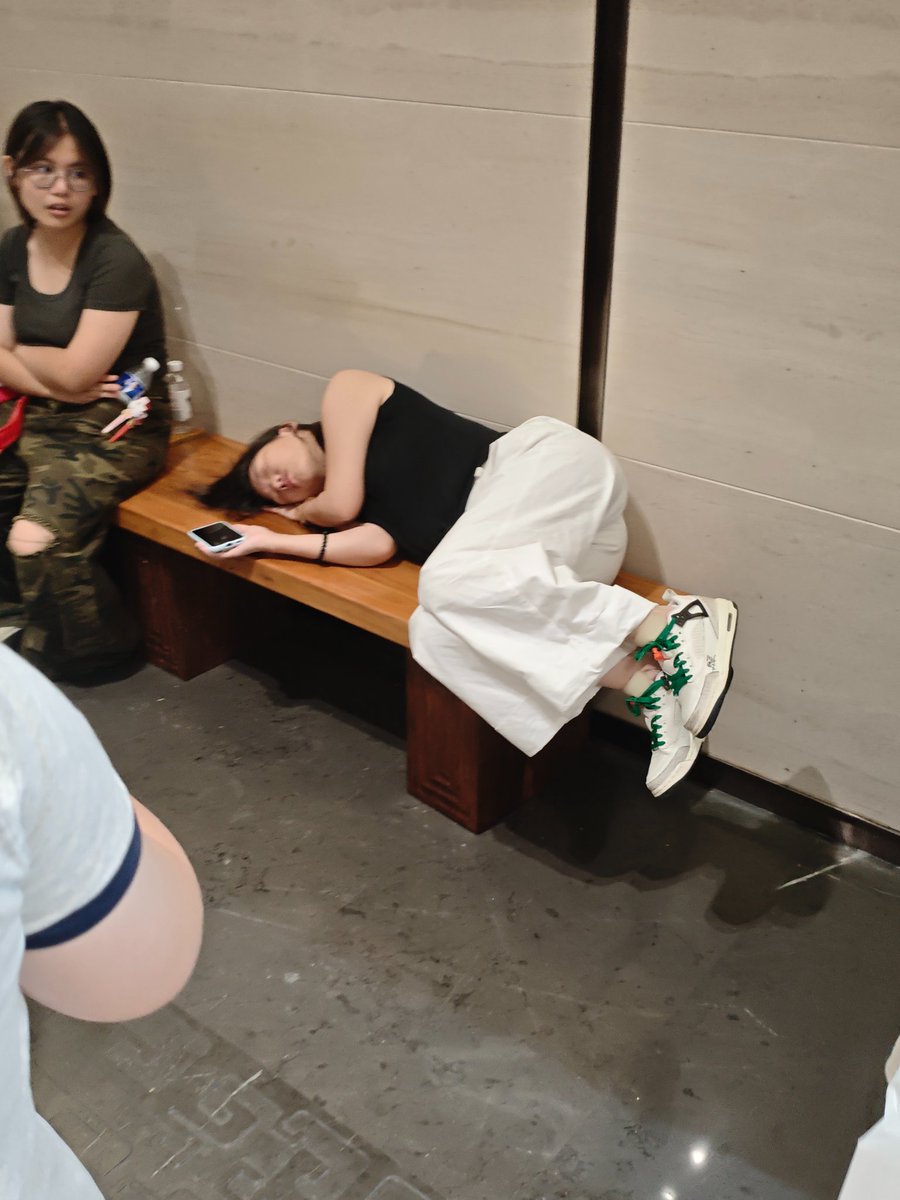 feiziwei1's tweet photo. ＃街拍 ＃母狗 ＃后入 ＃翘臀 
街边碰到的 这小屁股操起来应该很爽 https://t.co/oRN1rgneSM
