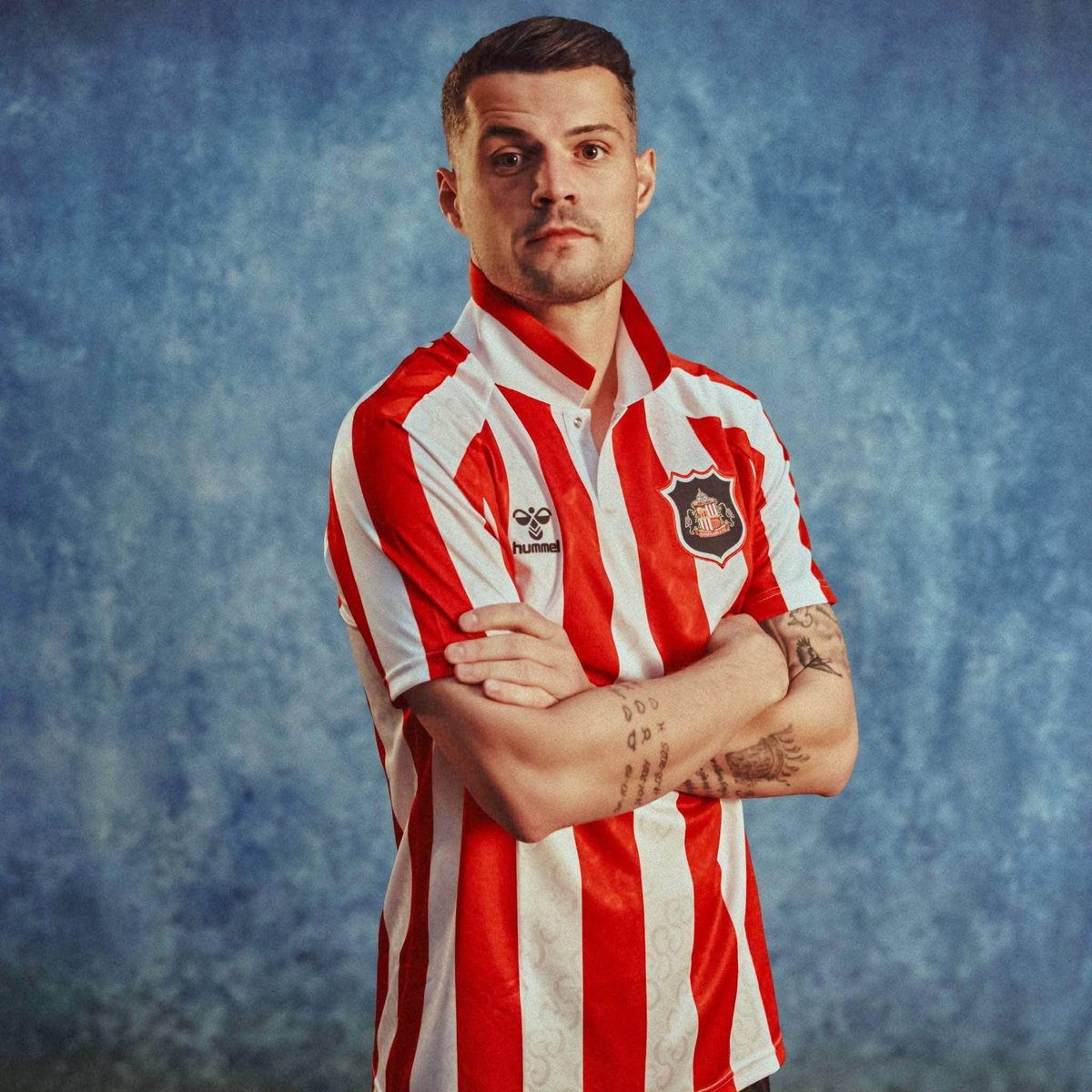 Darrencole3's tweet photo. That Is A Thing Of Beauty @SunderlandAFC 🔴⚪️🔴
#NewHomeKit
#1937 https://t.co/en2CpUaiDG
