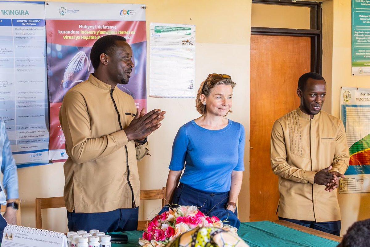unicefrw's tweet photo. Yesterday, the Ambassador of France to Rwanda @AurelieRG visited UNICEF-supported initiatives in @Gicumbi_Rwanda, where she observed child growth monitoring, nutrition counselling &amp; maternal and child health services before serving a nutritious meal to children at an ECD centre. https://t.co/5QprSH5jJo
