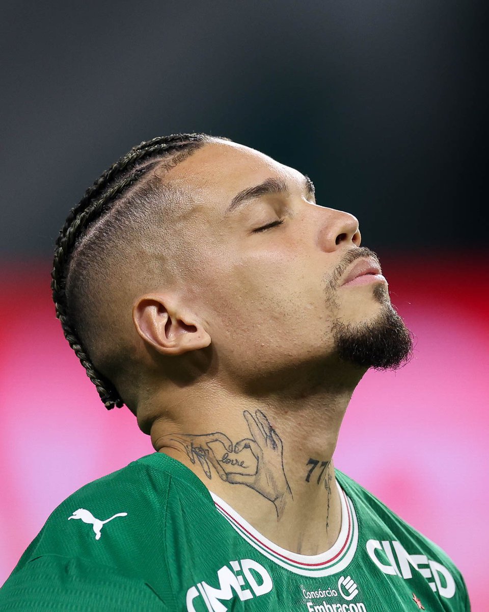 futebol_info's tweet photo. 🚨 AGORA! Paulinho sofreu uma entorse no tornozelo esquerdo na derrota do Palmeiras para o Atlético-MG e será desfalque para o jogo de amanhã, contra o Vitória, no Barradão.

A lesão não tem relação com a cirurgia na perna direita.

🗞️ @UOL | @latiflavio
📸 Cesar Greco/SEP https://t.co/n2FhhKTNBK