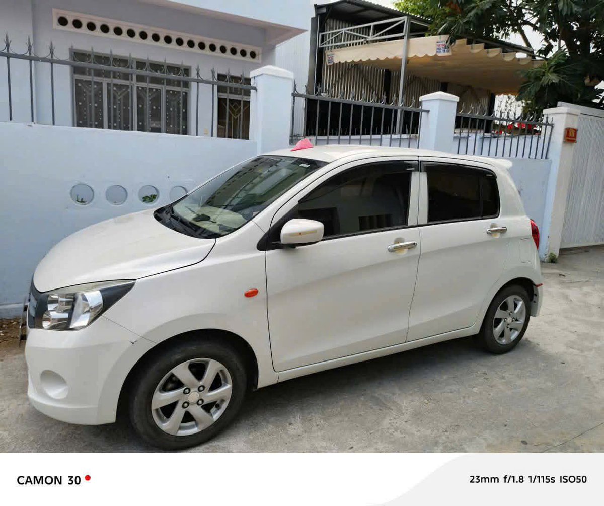 ngtruongquan's tweet photo. Celerio CVT 2018 siêu lướt 18.000km, 1 đời chủ. Vỏ theo xe. Giá 23xtr. Lh: 0903320328

#suzuki #celerio #hatch #xegiadinh #sotudong
#nhanhtaythicon https://t.co/DqMMWzmO39
