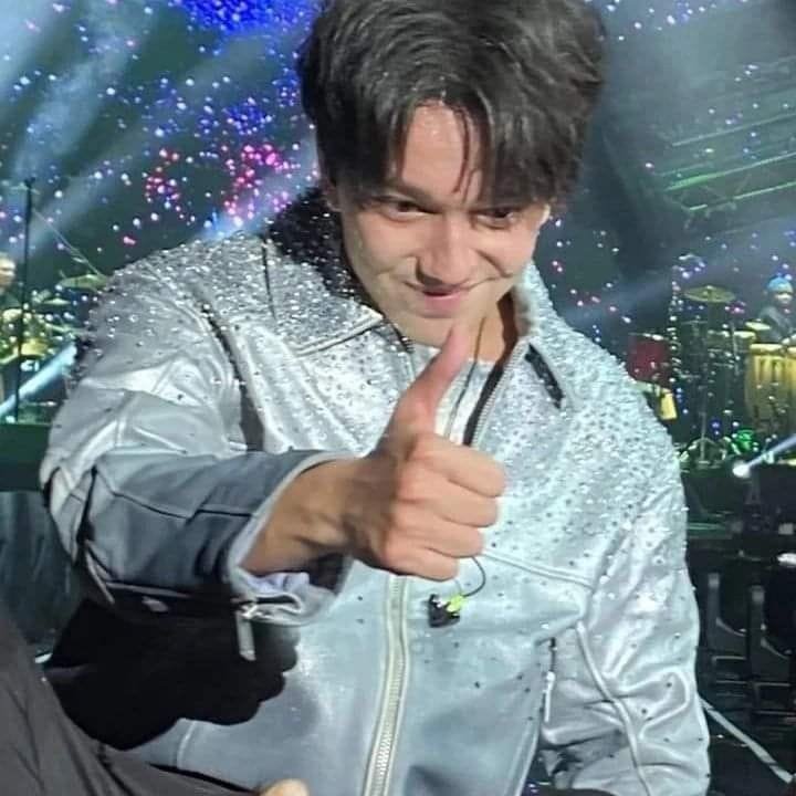 Francy472809's tweet photo. @Jen__S0 DiMENSIONS WORLD TOUR altre emozioni, altri giorni indimenticabili, altri reincontri con i dears. Meraviglioso 
#DimashQudaibergen https://t.co/YT0Wi6SeDr