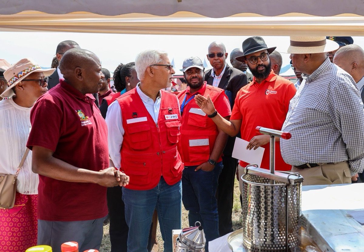 KenyaRedCross's tweet photo. His Majesty King Letsie III’s visit to Taita Taveta, alongside KRCS Secretary General Dr. @IrshadIdris and @IFRC Secretary General @Jagan_Chapagain, has concluded.

As IFRC Zero Hunger Champion, the King toured rice fields, a rice processing plant, and a sunflower farm, and attended a youth skills graduation ceremony, witnessing firsthand how Kenya Red Cross, working alongside the County Government and with support from @BritishRedCross, is strengthening food security resilience through innovative local solutions.

Impact of the Integrated Food Security and Livelihoods Project, running for six years, so far: 2,500 farmers supported across 6,000 acres of crop and livestock production, 22,000 people reached with improved nutrition, and 2,860 youth empowered through skills training and innovation.

This engagement reaffirms our commitment to building lasting resilience in Kenya.

#UnitedForDurableSolutions #ZeroHunger