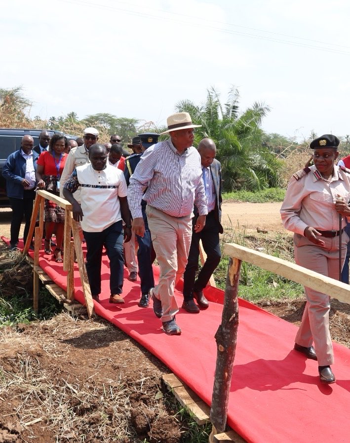 KenyaRedCross's tweet photo. His Majesty King Letsie III’s visit to Taita Taveta, alongside KRCS Secretary General Dr. @IrshadIdris and @IFRC Secretary General @Jagan_Chapagain, has concluded.

As IFRC Zero Hunger Champion, the King toured rice fields, a rice processing plant, and a sunflower farm, and attended a youth skills graduation ceremony, witnessing firsthand how Kenya Red Cross, working alongside the County Government and with support from @BritishRedCross, is strengthening food security resilience through innovative local solutions.

Impact of the Integrated Food Security and Livelihoods Project, running for six years, so far: 2,500 farmers supported across 6,000 acres of crop and livestock production, 22,000 people reached with improved nutrition, and 2,860 youth empowered through skills training and innovation.

This engagement reaffirms our commitment to building lasting resilience in Kenya.

#UnitedForDurableSolutions #ZeroHunger