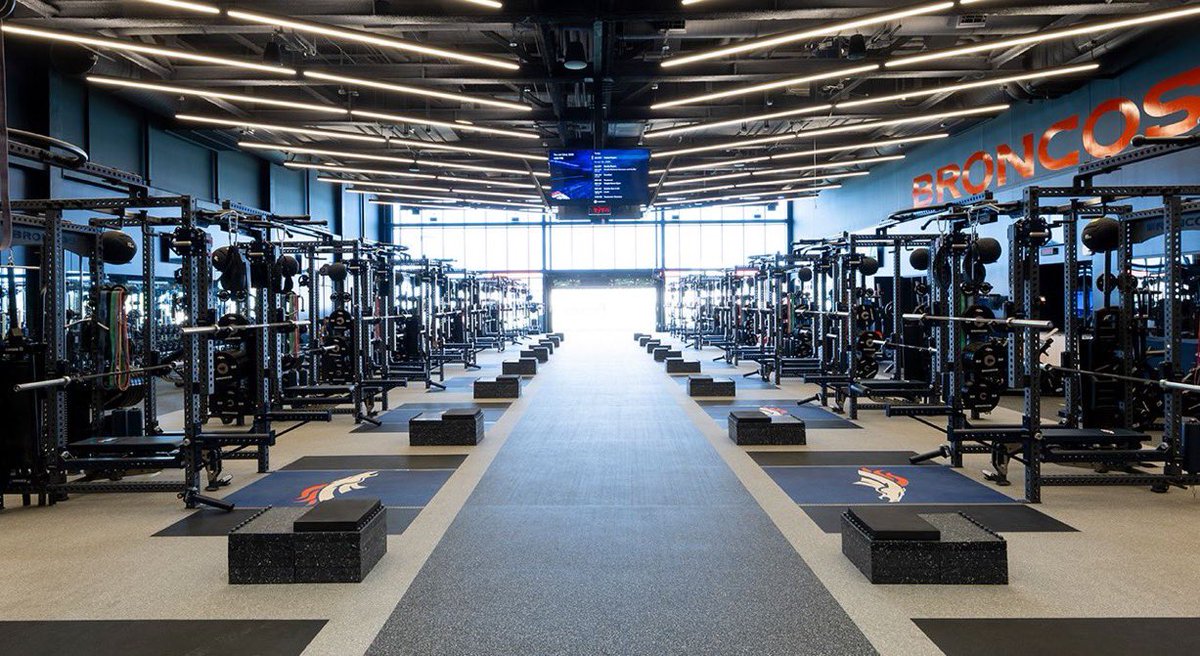 ZacStevens's tweet photo. First look at the Broncos weight room

📸 via @Broncos https://t.co/Rg4Jl1IovX