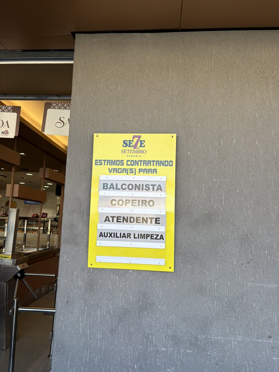 flaviogarag's tweet photo. Emprego tem
Problema é que nego acha que sem estudo, sem experiência e sem nem ter postura vai começar ganhando 10k https://t.co/ij9BVHWUOo