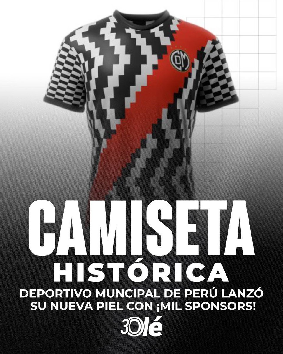 DiarioOle's tweet photo. LA CAMISETA CON MIL SPONSORS EN EL FÚTBOL PERUANO 🇵🇪💰

🚨 Deportivo Muncipal atraviesa una delicada situación económica y administrativa la cual lo hizo descender tres veces consecutivas y estar jugando la Copa Perú

📈 Sus dirigentes entonces tuvieron una idea: vendieron, a través de una plataforma, espacios en su camiseta por sólo 60 dólares. En tres meses cumplieron y sumaron 1.000 patrocinadores de todo tipo que financiaron la temporada del equipo.

⁉️ La camiseta ya se puede comprar y fue anunciada con un precio de 35 dólares