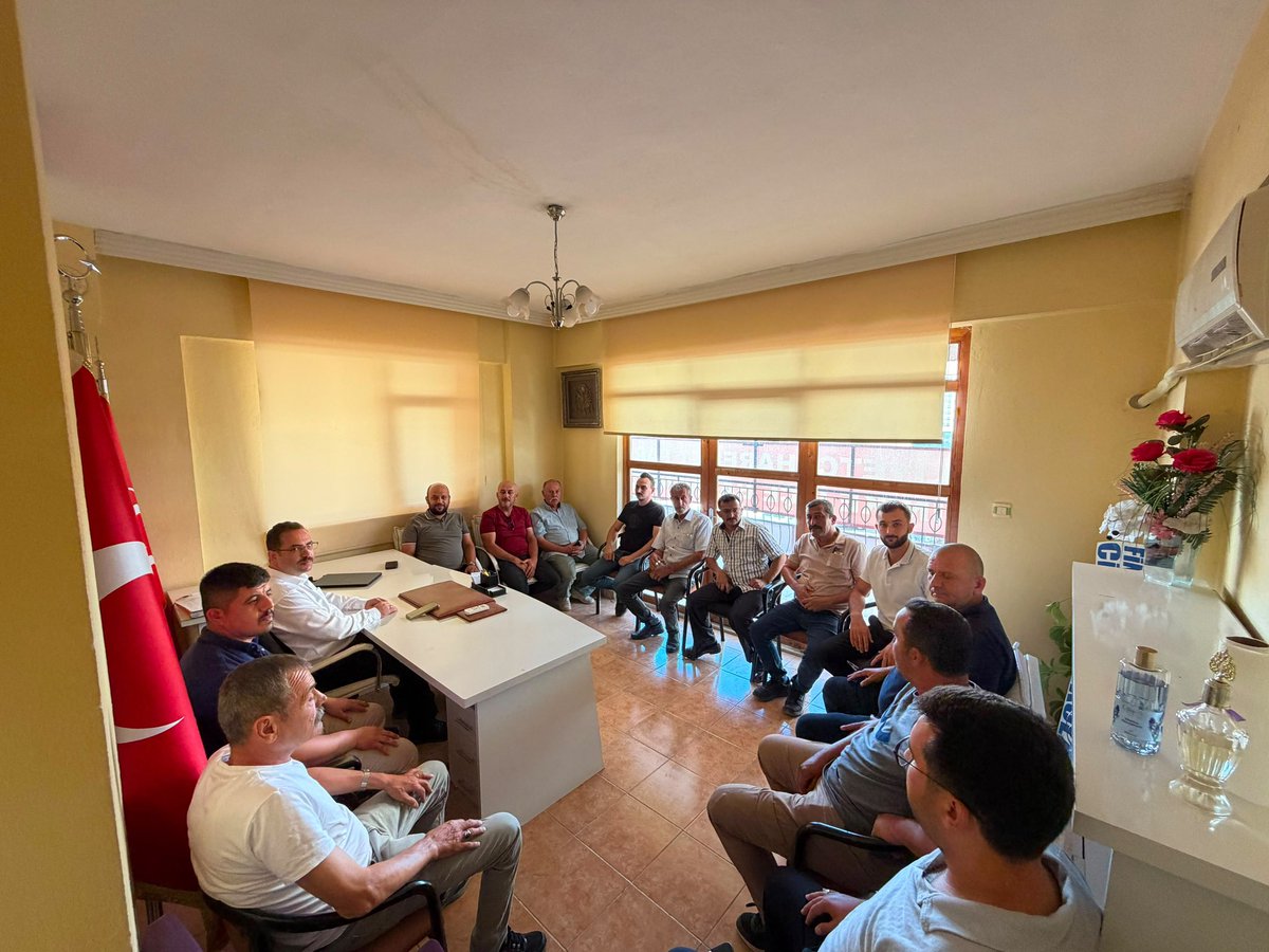 Akpartifinike's tweet photo. 📍 MHP Finike İlçe Başkanlığı 

Milliyetçi Hareket Partisi Finike İlçe Başkanlığını ziyaret ederek, İlçe Başkanımız ve yeni yönetim kurulu üyelerine hayırlı olsun dileklerimizi ilettik. Misafirperverlikleri samimi ev sahiplikleri için kendilerine teşekkür ediyoruz.

@alicetin_07 https://t.co/Fzfbt0aK0R