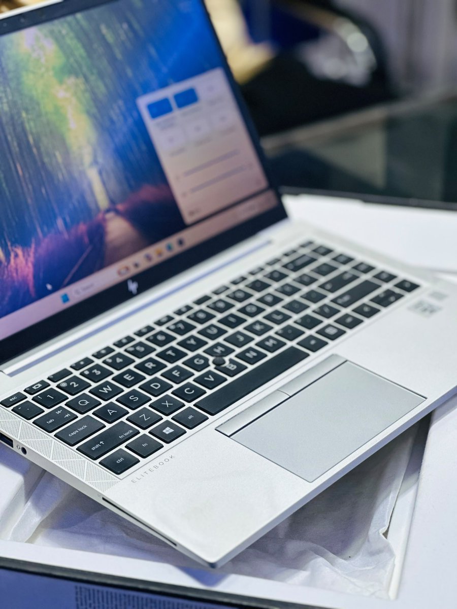 kyeruphiona's tweet photo. Hp Elitebook 840 G7 
Touch Screen 
11th Gen i5 | 16GB RAM | 256GB SSD | 14"
Touch
Backlit + Fingerprint | Great
Battery
Warranty + Free Mouse included
Reach out to us via; https://t.co/e6VtjBIv2w https://t.co/GXXwUSGNg9