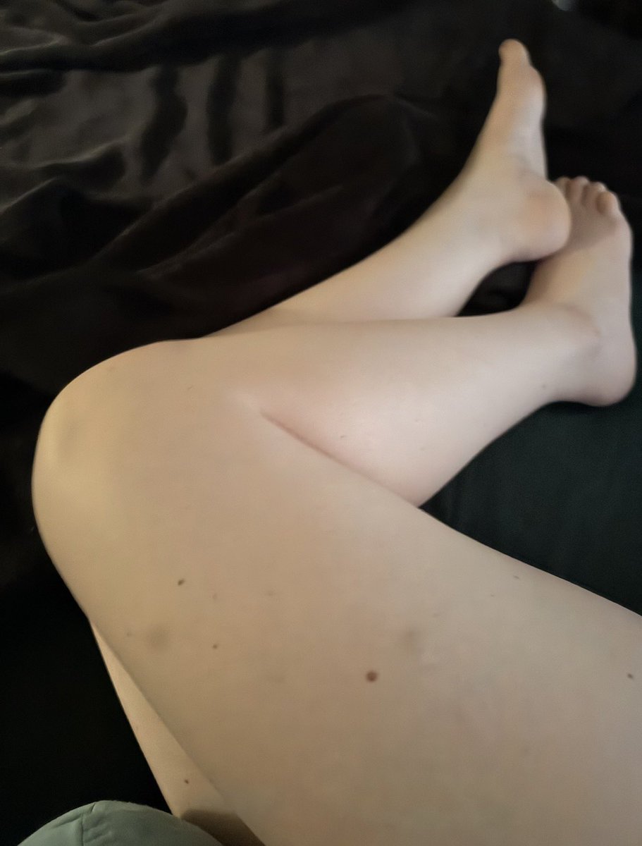GNDGoddess's tweet photo. here’s a good morning pic😉 sorry i been gone guys im back now so pay up

https://t.co/o8SrJV5Jh7

#Findom #footfetısh #PayPigs #FindomNewbie https://t.co/AbvCV9U1TP
