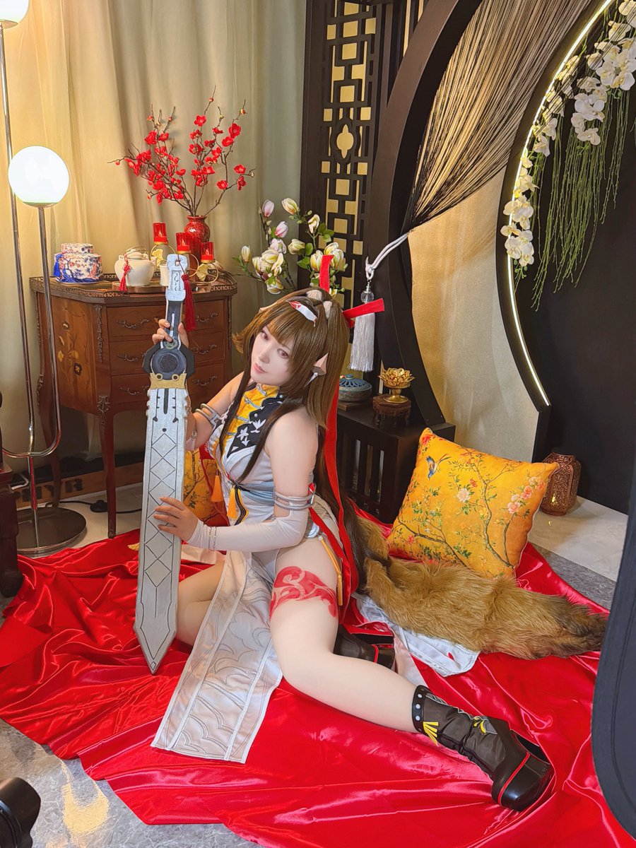Dec18_nico's tweet photo. 瞬光のコスプレやってきた❕💛 https://t.co/KTCiPLfCqk