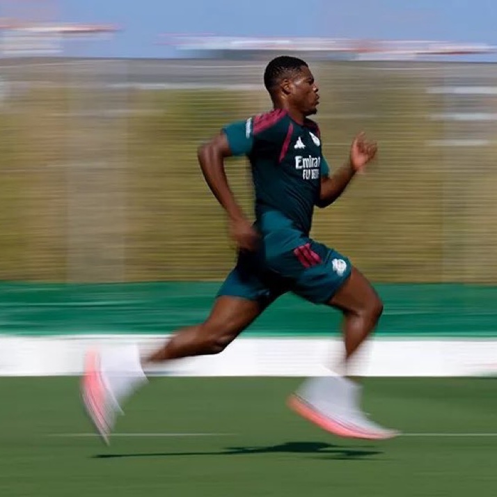 theMadridZone's tweet photo. First training session for Denzel Dumfries. ⚡️ https://t.co/HPcy4puXp8