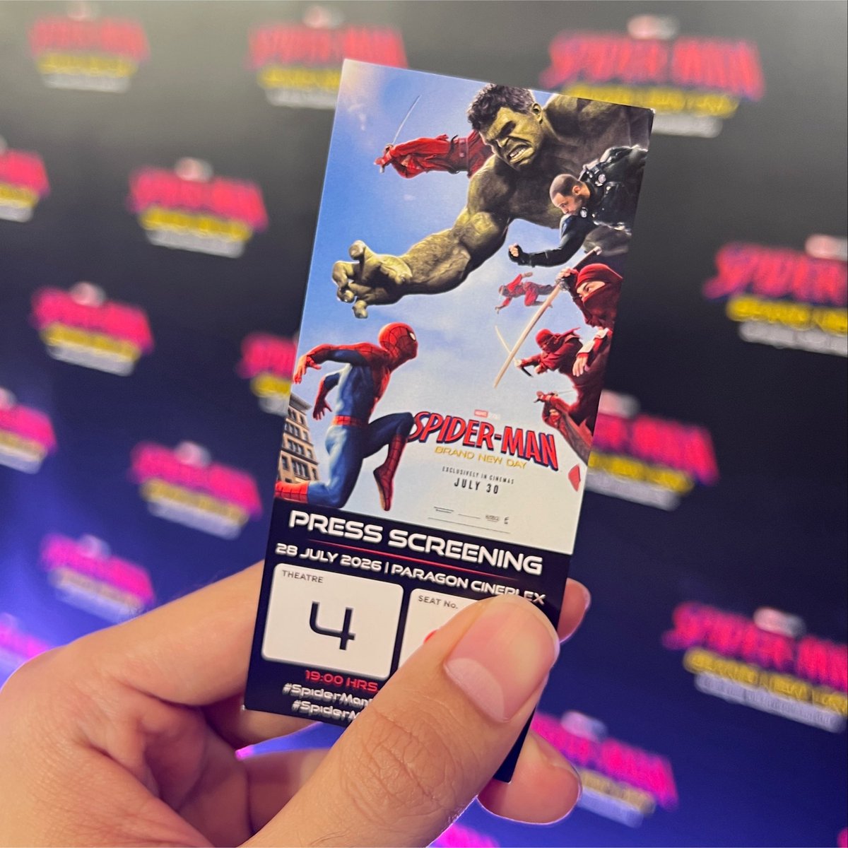 Thai_SuperHero's tweet photo. กำลังจะได้ดูแล้ว ตื่นเต้นมากๆๆๆๆ เป็นยังไงเดี๋ยวออกมาเล่าให้ฟังประมาณสี่ทุ่มครับบ #Brandnewday 🕸️🕷️ https://t.co/PbNlHThlvn