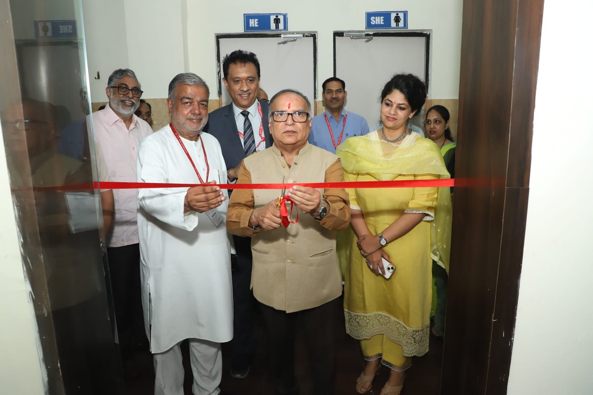 dknmuncr's tweet photo. Dr. K.N. Modi University in collaboration with IIT Ropar inaugurates CPS (Cyber Physical System) Lab.

#DrKNModiUniversity #IITRoparpunjab #UniversityLife #HigherEducation #CareerGrowth #uttarpradesh #delhincr #modinagar #ghaziabad https://t.co/qQm26j9zSl