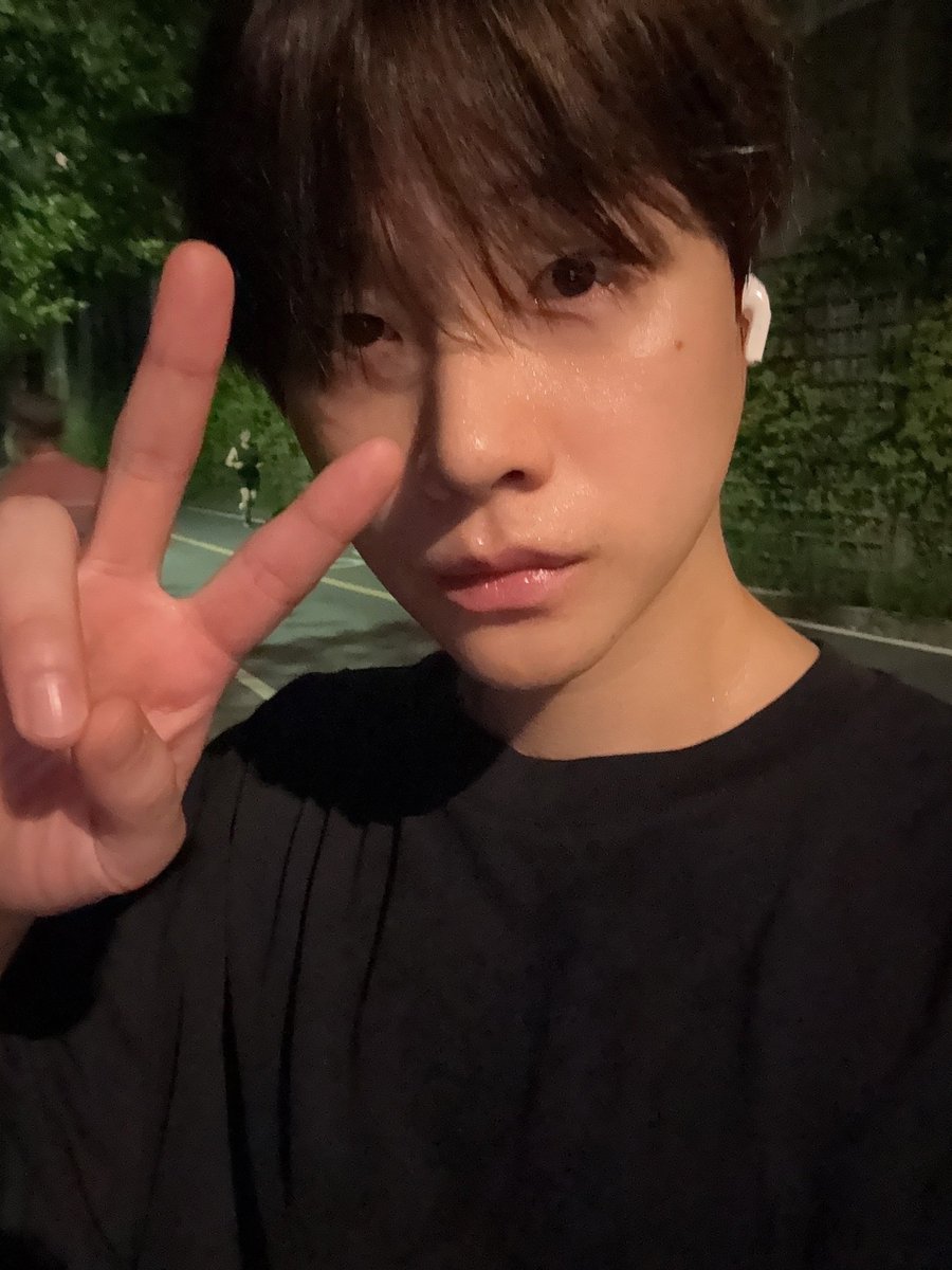 capital_J2794's tweet photo. 260728 "러닝나우" (Running Now)

@iKON_gnani_____ #iKON #아이콘 
#JAY #JINHWAN #김진환 #진환 #ジナン https://t.co/P3MiLQvrTF