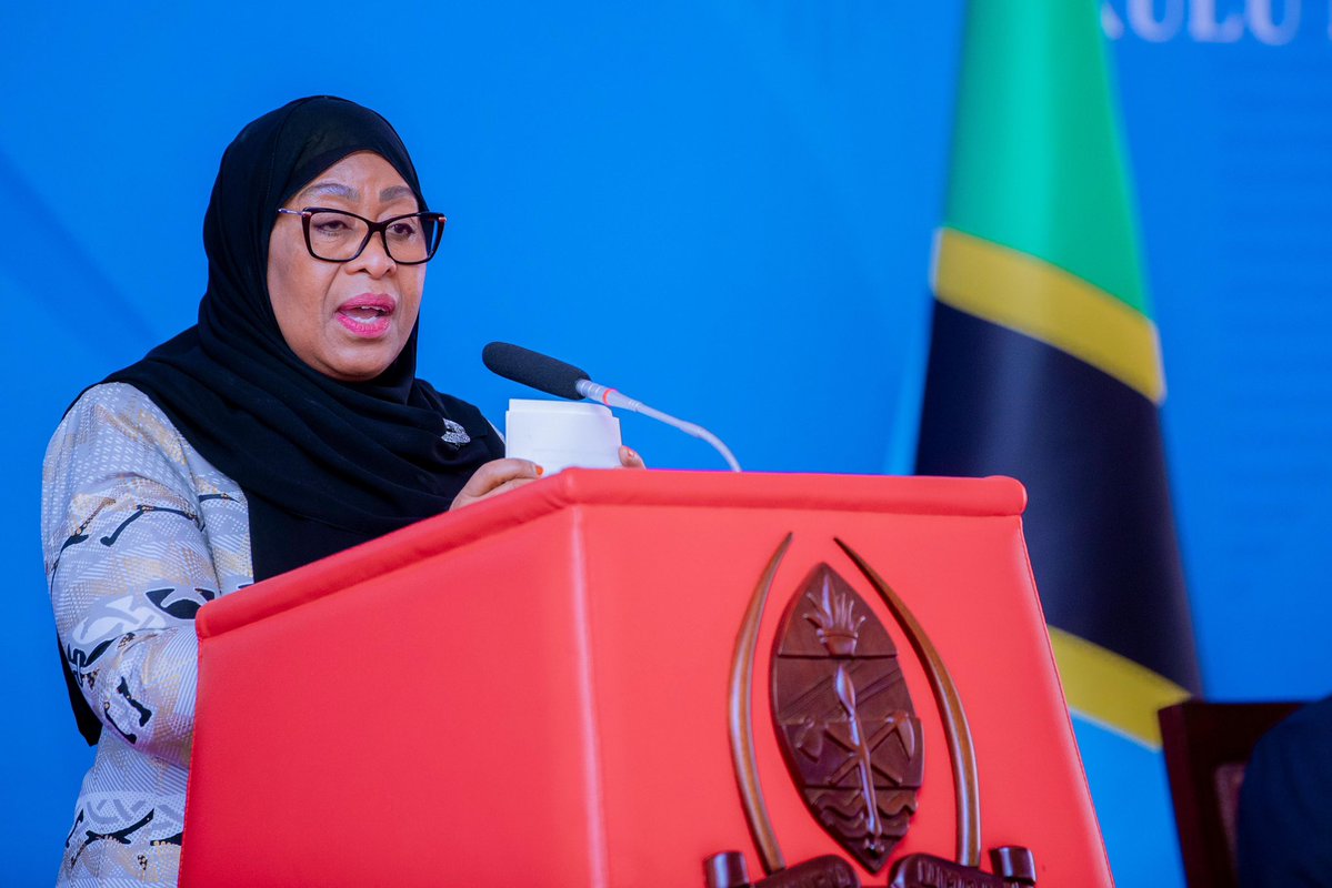ikulumawasliano's tweet photo. Rais wa Jamhuri ya Muungano wa Tanzania Mheshimiwa Dkt. Samia Suluhu Hassan akihutubia wakati wa ufunguzi wa Semina Elekezi kwa Mawaziri, Naibu Mawaziri na Makatibu Wakuu wa Jamhuri ya Muungano wa Tanzania na Serikali ya Mapinduzi Zanzibar kuhusu Umuhimu wa Mawasiliano Serikalini, tarehe 28 Julai, 2026, Ikulu ya Tunguu, Zanzibar.
