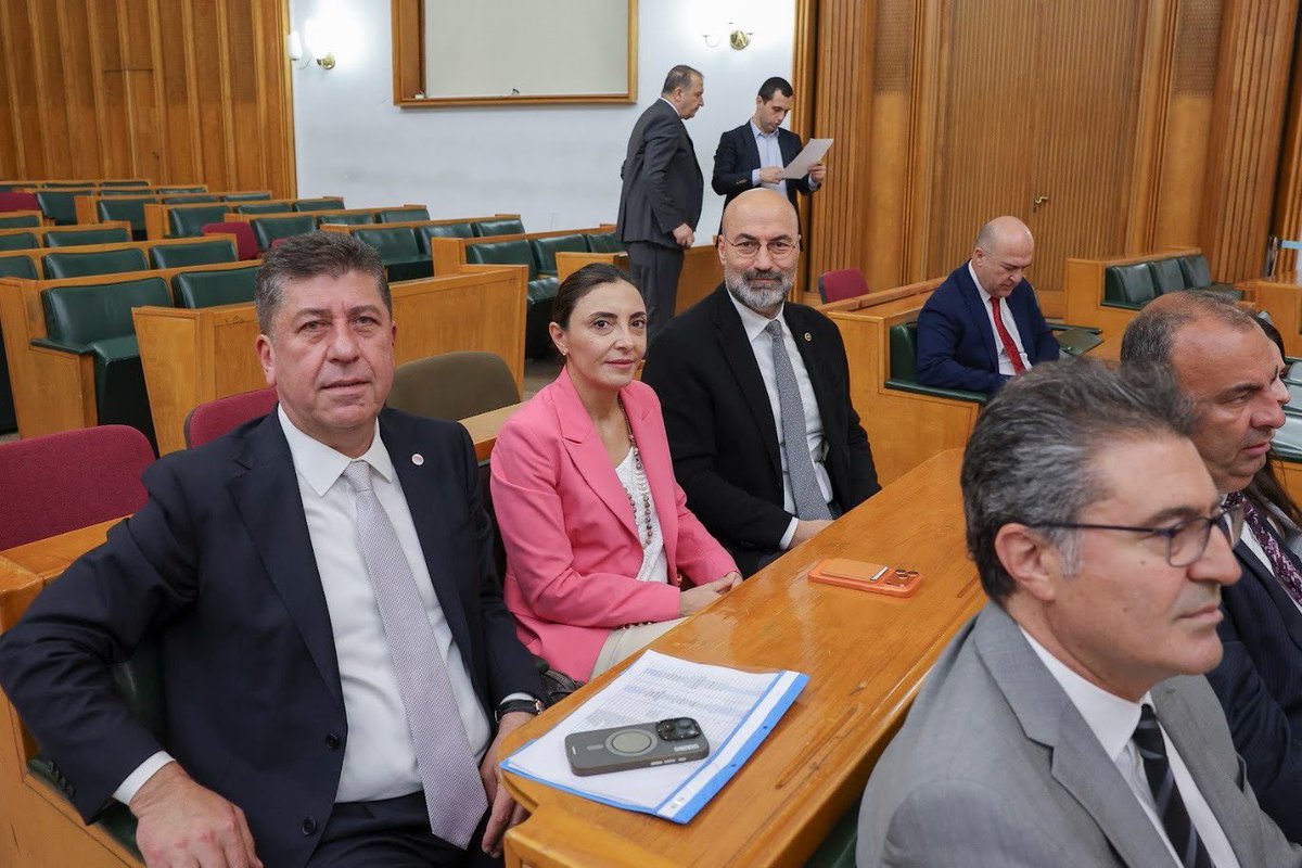 nurhayataltaca's tweet photo. TBMM’deyiz!

YENİ Parti Genel Başkanımız Sayın Özgür Özel’in TBMM Kapalı Grup Toplantımızdaki hitaplarını dinledik.

Toplantımız kapsamında grup içi seçimlerimizi gerçekleştirdik. YENİ Parti’mizin TBMM Başkanvekilliği görevine seçilen Sayın Tekin Bingöl’ü; Grup Yönetim Kurulu üyelerimiz Burhanettin Bulut’u, Veli Ağbaba’yı, Umut Akdoğan’ı Turan Taşkın Özer’i, Seyit Torun’u ve Özgür Karabat’ı, Kâtip Üyemiz Aliye Coşar’ı ve İdari Amirimiz Harun Özgür Yıldızlı’yı gönülden tebrik ediyor, başarılar diliyorum.

Adaleti, demokrasiyi ve halkın iradesini büyütecek mücadelemizi aynı kararlılıkla sürdürüyoruz.

Hedefimiz; halkın iktidarıdır.