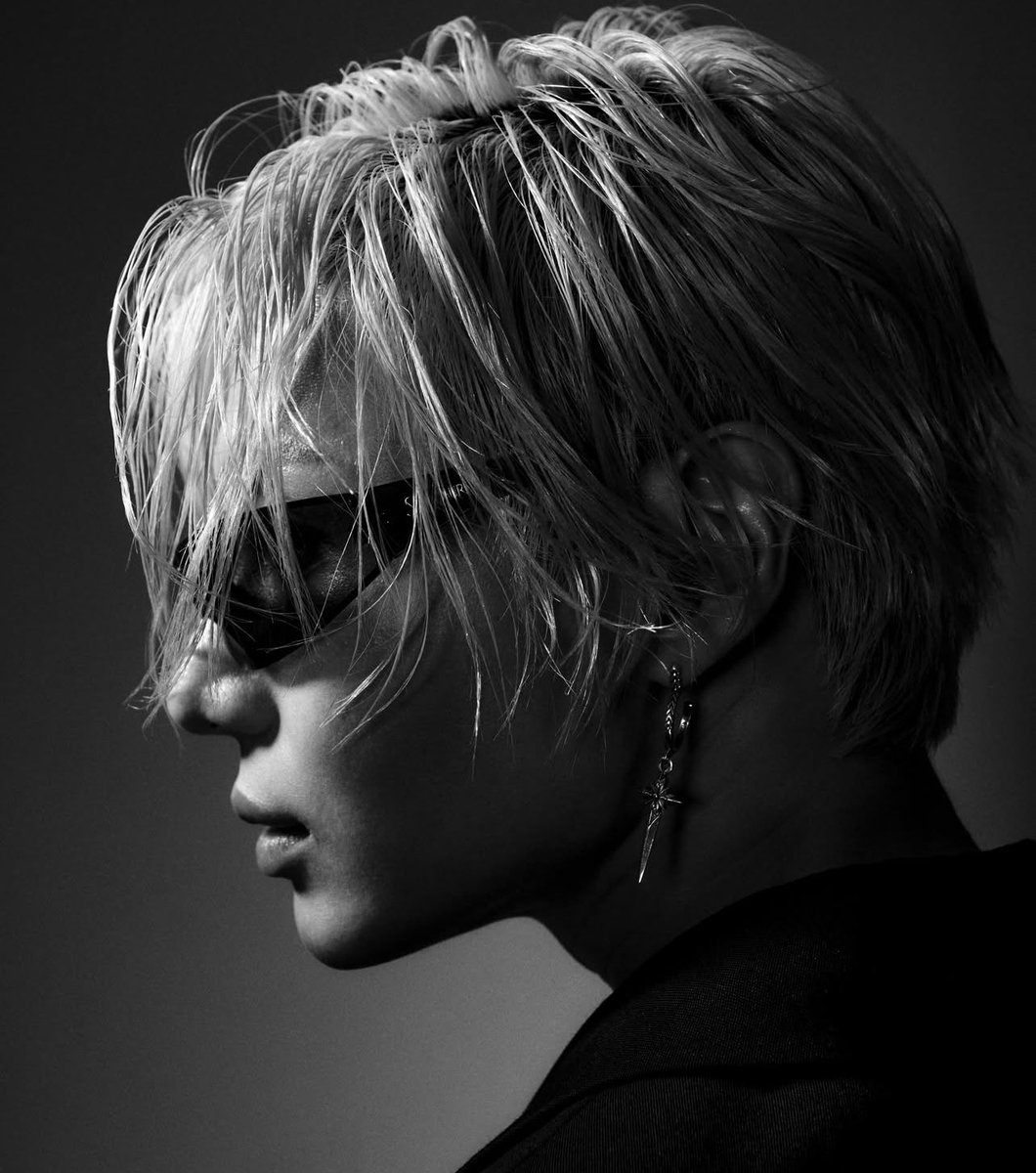 XMPLMAG's tweet photo. TAEMIN’s new album ‘PHASE 1: SOFT VIOLENCE’ will be released on August 31st. https://t.co/vPbFPoqjGY