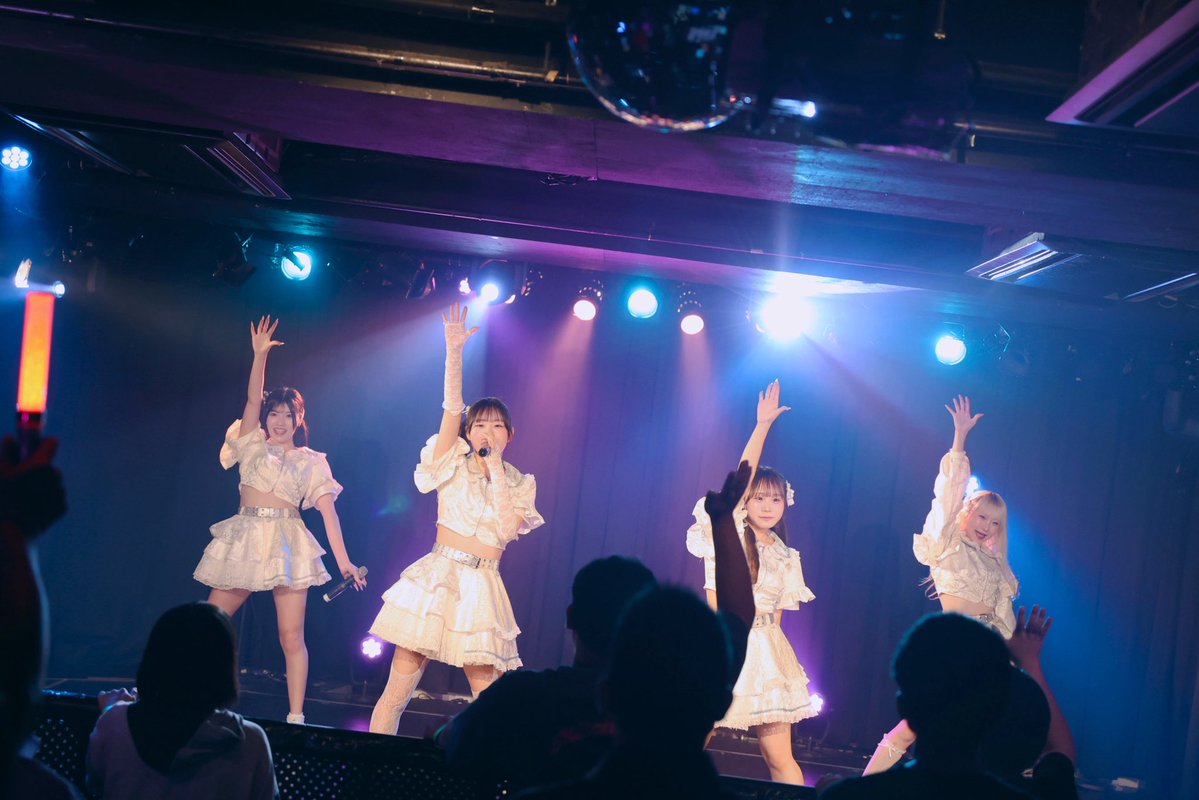 ReaLis_official's tweet photo. 『LOVE POT extra』
@ Spotify O-nest
ご来場いただきありがとうございました!!

▼セトリ
SE -Realize-
煌めきDreamer
BLUE GARDEN
Summer Glow
スタートはキミ

▼サブスク配信中
https://t.co/SU4E64IDL2

#ReaLis
#リアリス https://t.co/DOayym39PD
