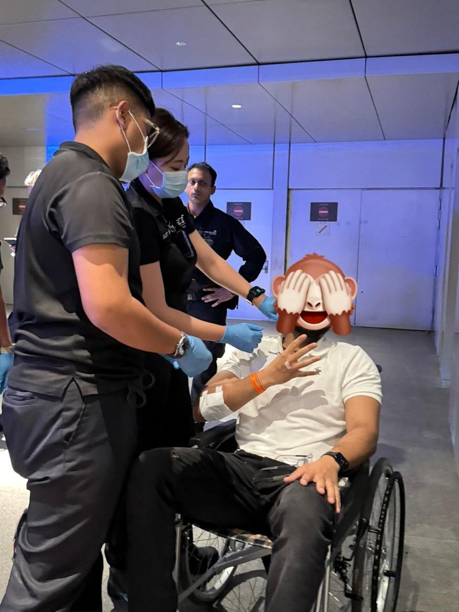 BullCoinstore's tweet photo. @Delhiite_ I too waited for almost 40-45 minutes in Singapore before ambulance arrived https://t.co/eNG1CAZLZW