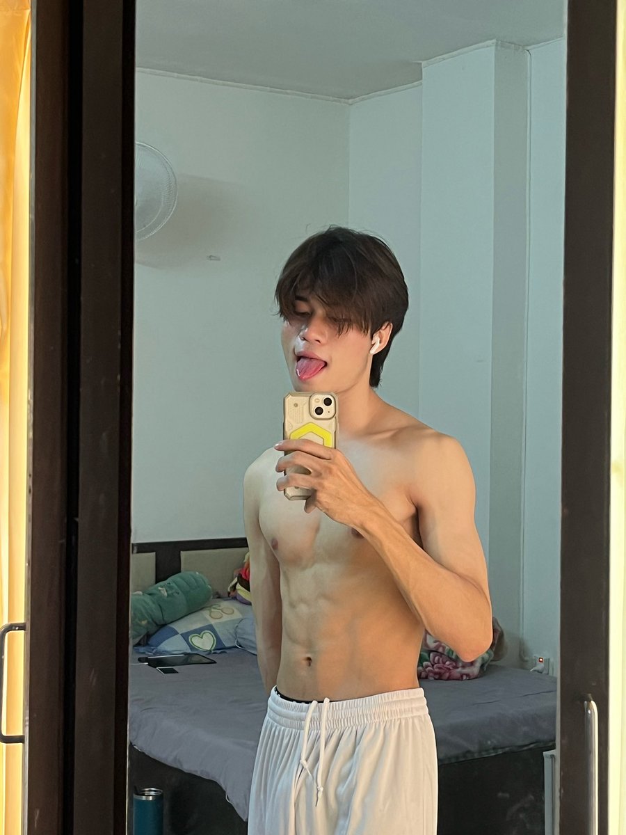 NaTee378tEE's tweet photo. จะเลียมั้ย #อุบราชธานี #ฟีดดดดด https://t.co/1pJVoko3uA